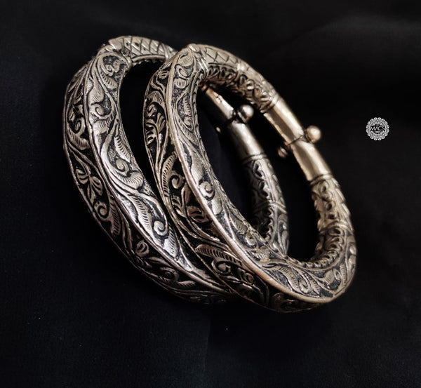 Chitai Silver Statement kada (Pair,Size 2.6)
