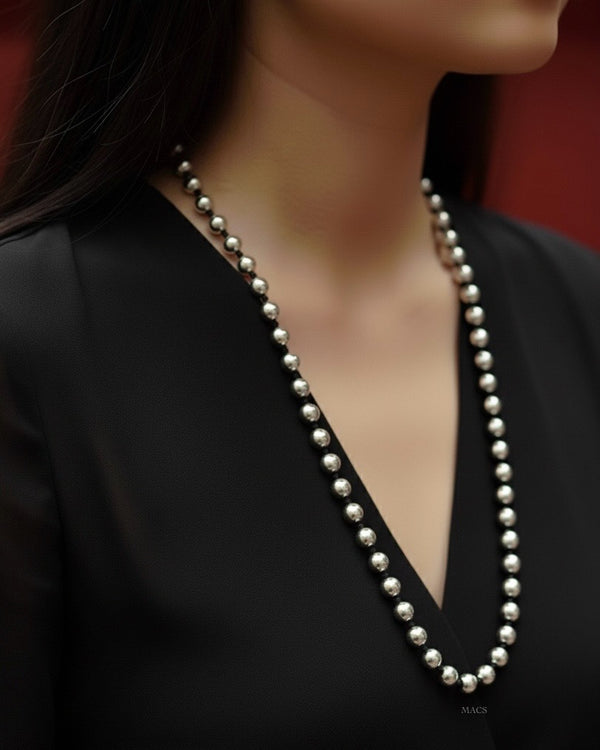 Single Line Round Silver Necklace