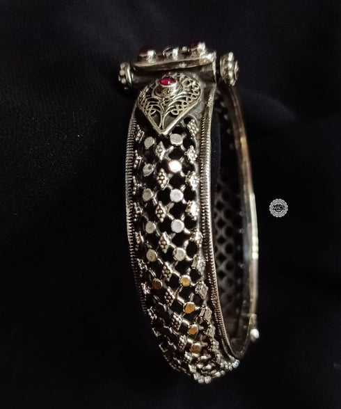 Pink Kemp Statement Kada (Size 2.4)