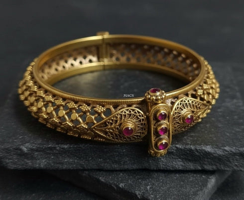 Gold plated Pink Kemp Kada (Size 2.4)