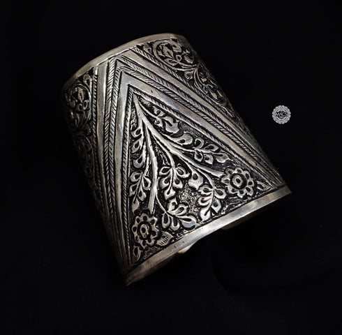 Chitai Silver Long Kada