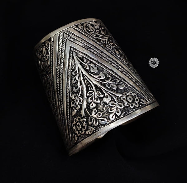Chitai Silver Long Kada