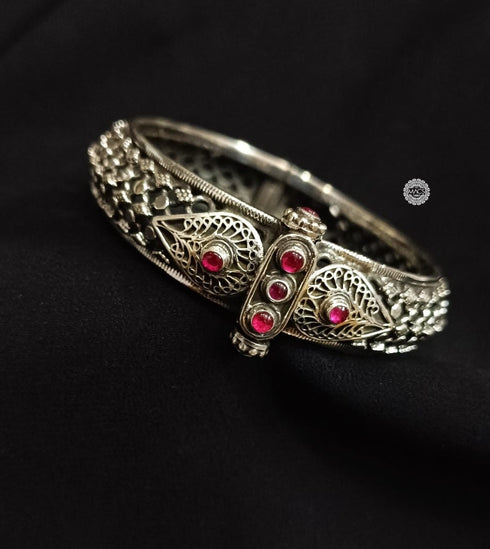 Pink Kemp Statement Kada (Size 2.4)