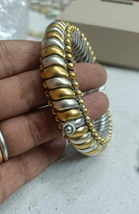 Dual tone bangles, Sutlada