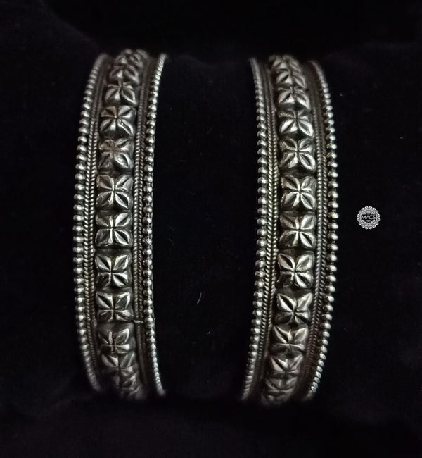 Silver Floral Kada (2.2, Pair)