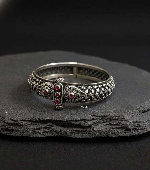 Pink Kemp Statement Kada (Size 2.4)