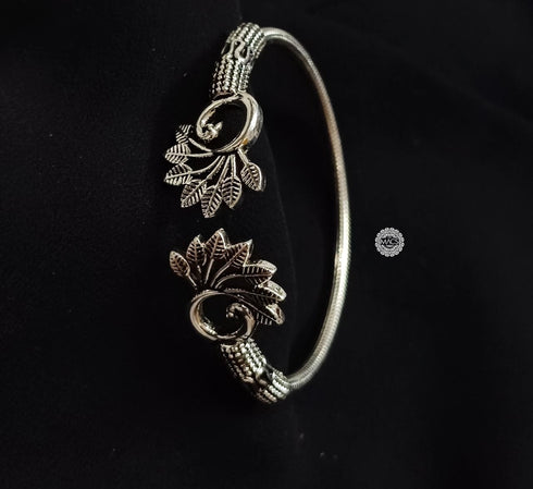 Silver Peacock Bangles (Pair,2.6)