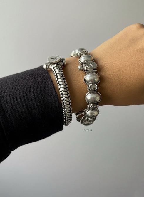 minimalist silver bangle bracelet twisted style