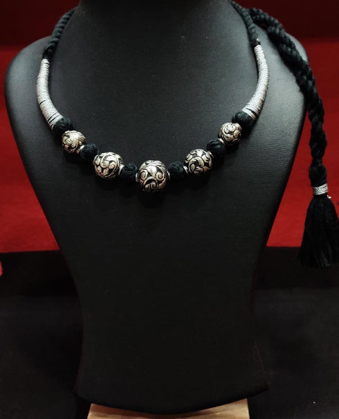 Chitai Bead Thread Necklace