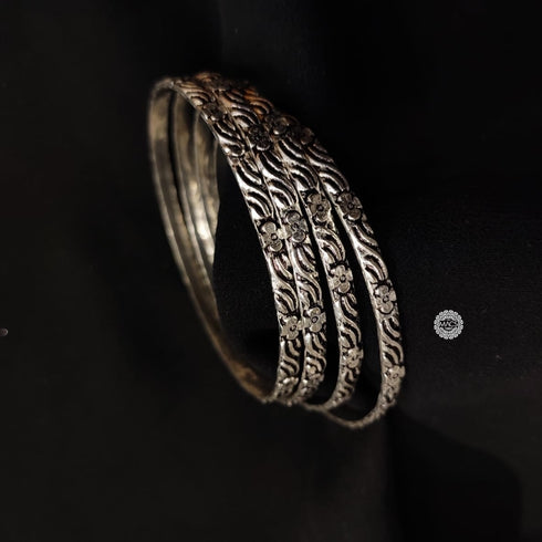 Silver Flower Bangle Set (Size 2.8)
