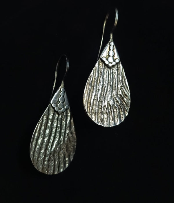 925 hammered hook earrings