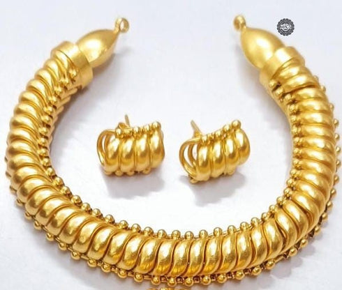 Sutlada Gold necklace with earrings