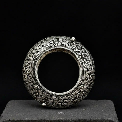 Chitai Round Silver kada (Size 2.4)