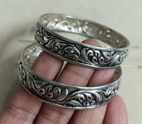 Chitai Work Silver kada (Pair, Size 2.6)