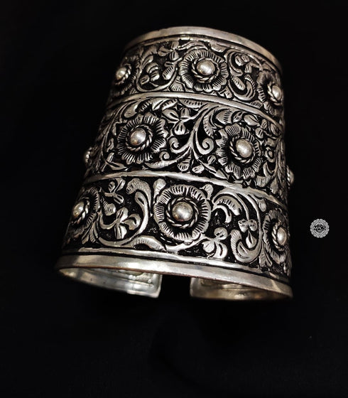 Chitai Silver Long Kada (single kada)