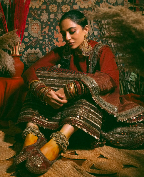 Bollywood actress Sobhita Dhulipala wearing statement heavy anklet on her wedding with Naga Chaitanya