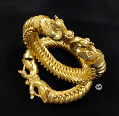 Gold plated peacock Sutlada Kada, Rajasthani sutlada bangle, gold plated sutrala kada, Shindeshahi toda