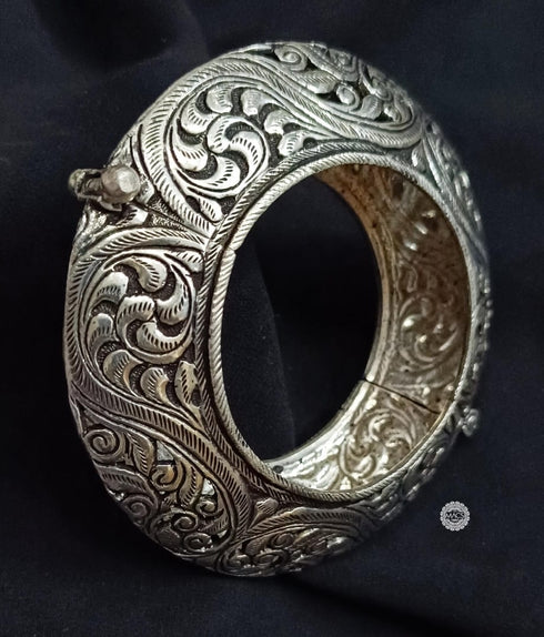 Chitai Round Silver kada (Size 2.4)