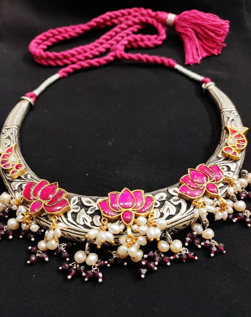 Lotus jadau kundan chitai hasli necklace