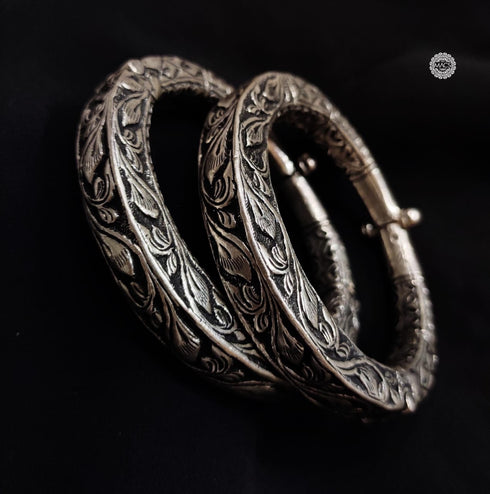 Chitai Statement Silver kada (Size 2.6)