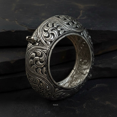 Chitai Round Silver kada (Size 2.4)