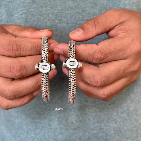 Silver Twisted Bangle Kada