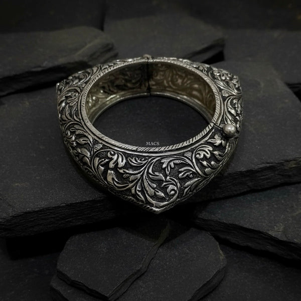 925 Triangle Silver kada