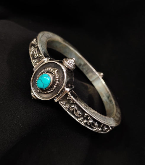 Statement Turquoise Bangle (Size 2.6)