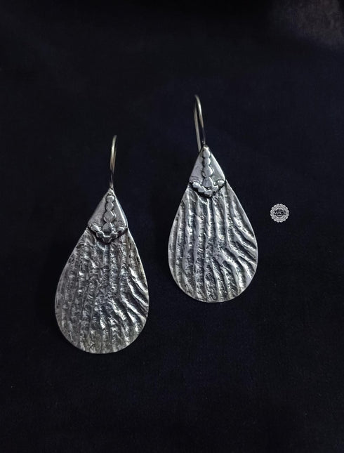 925 hammered hook earrings