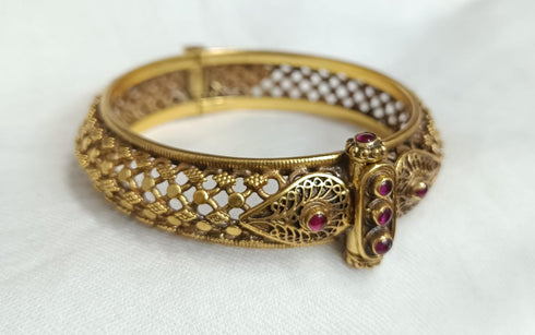 Gold plated Pink Kemp Kada (Size 2.4)