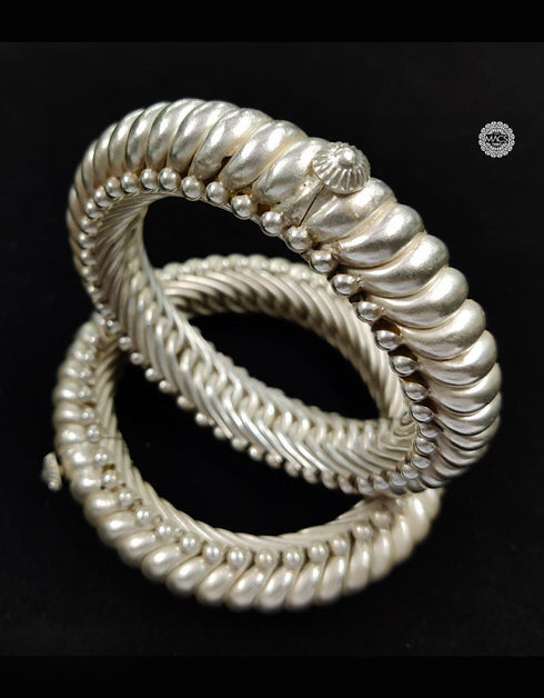 sutlada kada, sutlada bangles, Shinde Shahi toda, 925 silver kada, pure silver kada