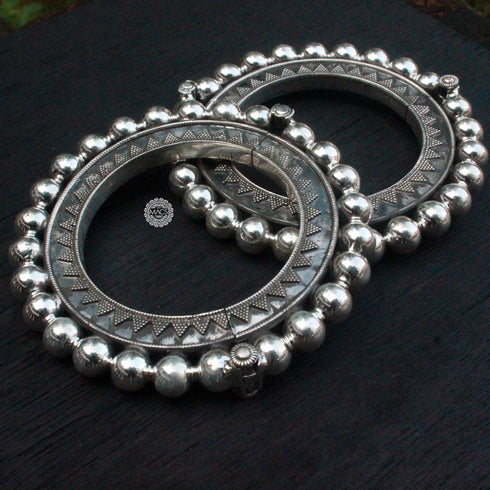 Silver Statement ball kada (single)