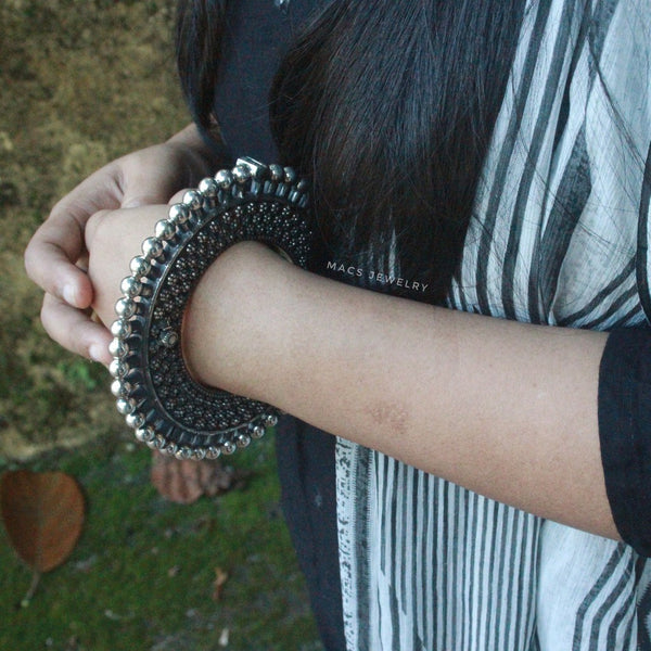 Silver Statement Gokhru kada (Size 2.4)