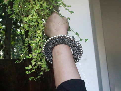 Silver Statement Gokhru kada (Size 2.4)