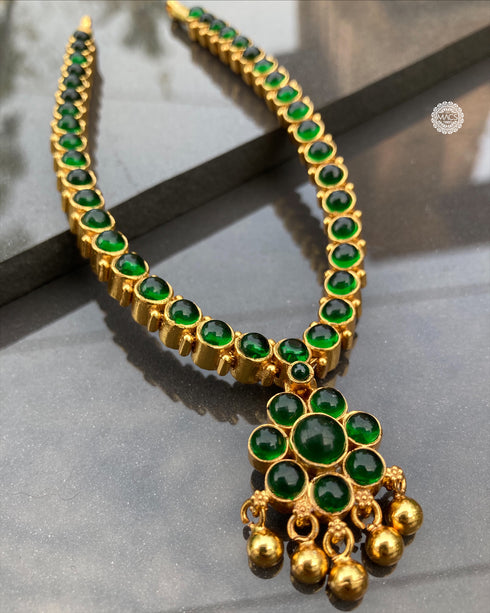 addigai necklace gold, attigai chain, green stone attigai, gold addigai necklace, ruby attigai, addigai necklace online, traditional attigai, kemp stone attigai, reversible addigai by macs jewelry, south india jewels reversible addigai
