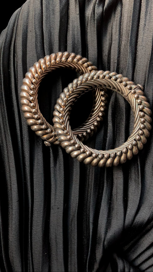 sutlada kada, sutlada bangles, Shinde Shahi toda, 925 silver kada, pure silver kada